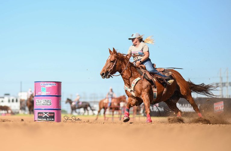 the horse comes first, dx and the city, barrel racing, horsemanship, jenn zeller